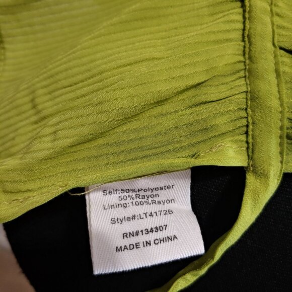 Line and Dot Women's Halter Top Medium Green - Picture 8 of 8